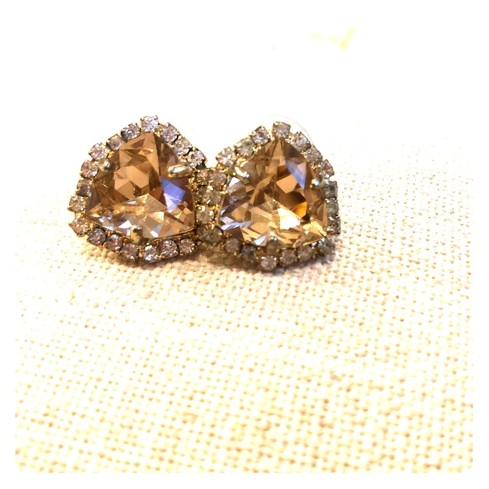 Champagne stone with halo studs
